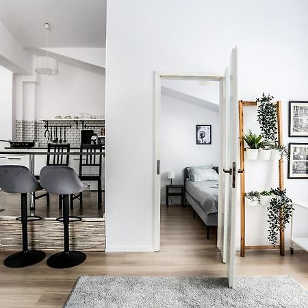Fully-Furnished Apartment With Air Conditioning For Families, Cracow Old Town Cracovie Extérieur photo